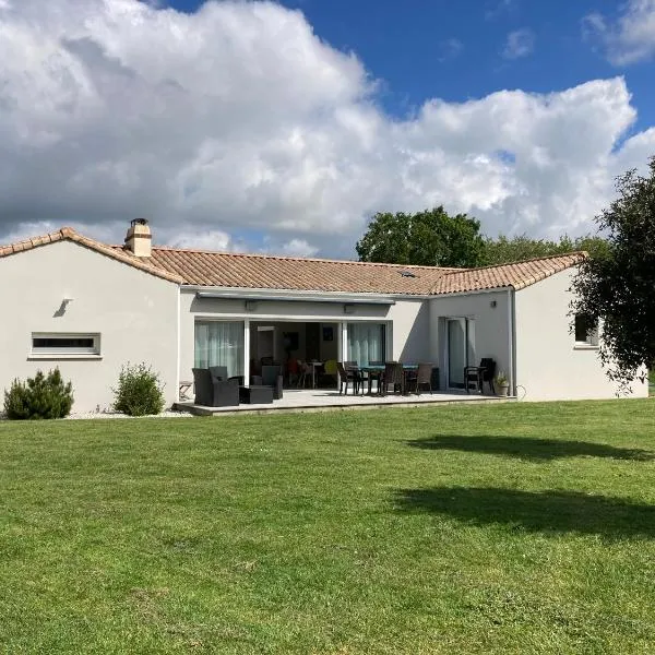 Chambres d'hôtes Les Ouches, hotel in Le Poiroux