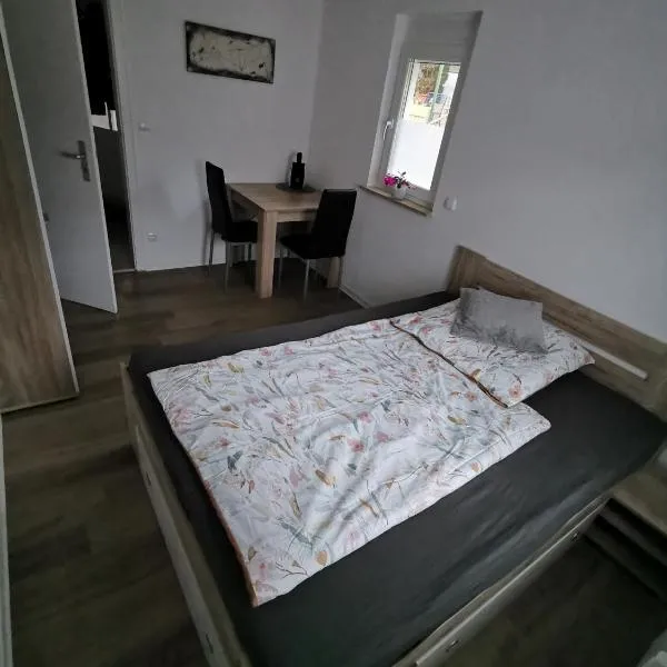 Privatzimmer in ruhiger Lage in Heidenheim/ Steinheim am Albuch, ξενοδοχείο σε Steinheim am Albuch