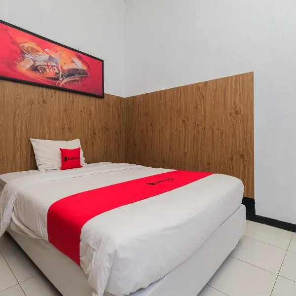 RedDoorz Syariah near RSUD Tuban, hotel v destinaci Tuban