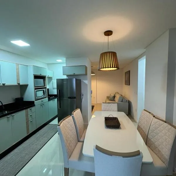 Apartamento à 390m do Mar, ξενοδοχείο σε Itapema