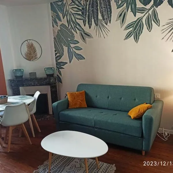 appartement dans une meulière d'architecte, hotel en Chenoise