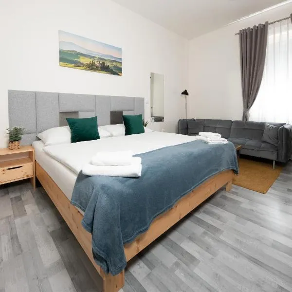 Penzion MOVEINN, hotel em Praga