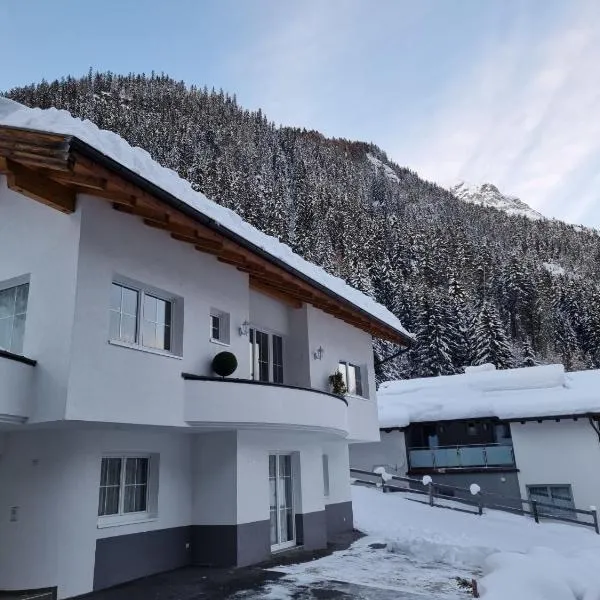 Apartment Christians Hamat by Interhome, hôtel à Ischgl