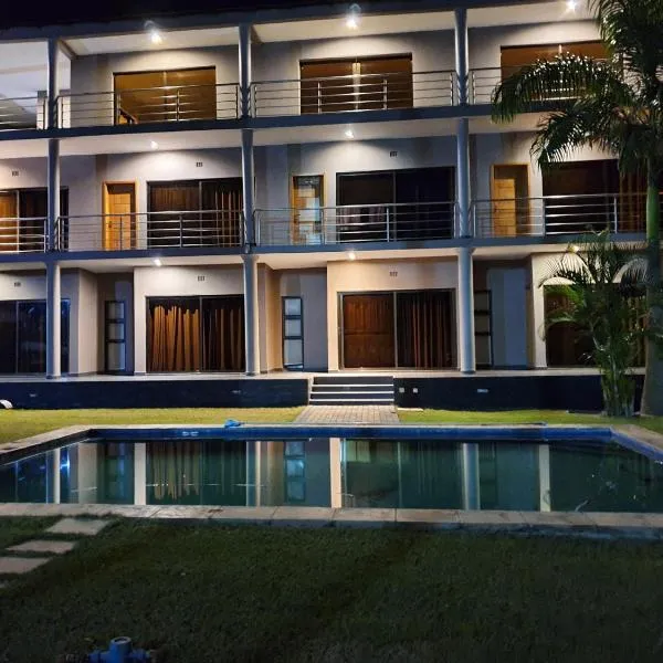 HOTEL GANI، فندق في Manjacaze
