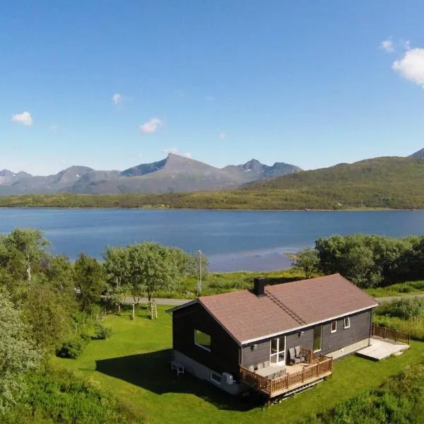 Midt i Lofoten, hótel í Sand