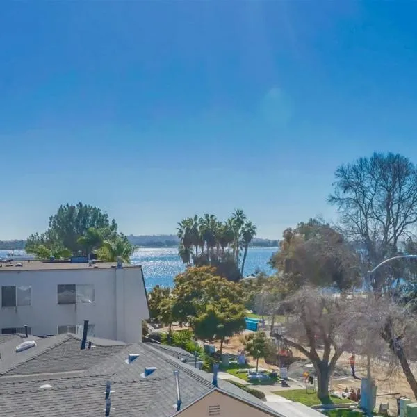 Bay View Dream - Steps to Bay, Rooftop Patio & AC