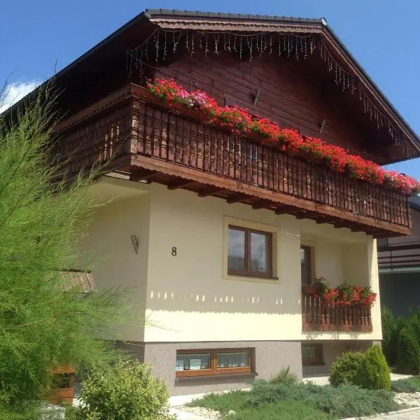 Guest house Fleurs, готель у Ліптовському Мікулаші