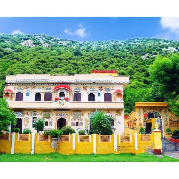 Raj Haveli- A Heritage Samode, hotel in Khejrauli