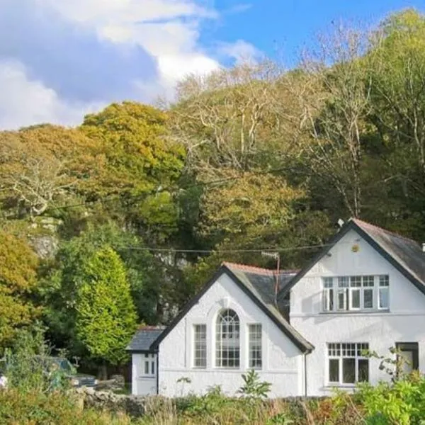 Holiday Cottage in Snowdonia (Sleeps 10), Hotel in Harlech