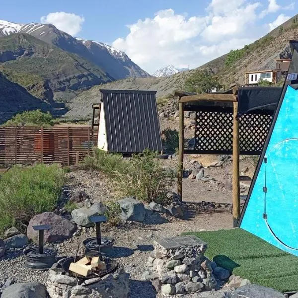 Glamping Roots del Yeso, hotel v mestu Refugio Lo Valdés