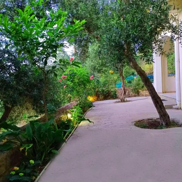 Great stay & beautiful trails, hotel in Raches