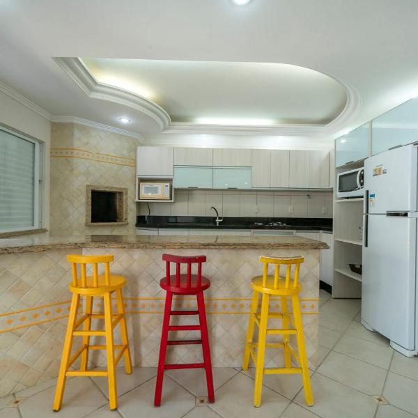 Casa com 05 dormitórios ideal as férias na praia - Foto 5