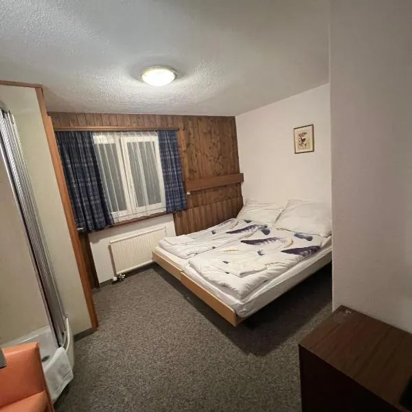 Romantic Room with private bathroom、サースのホテル