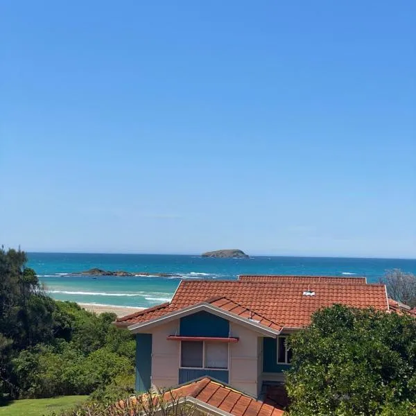 Casa Tropicana Villa with Ocean Views - Steps from Beach Surfs Up!, hotel v destinaci Sapphire Beach
