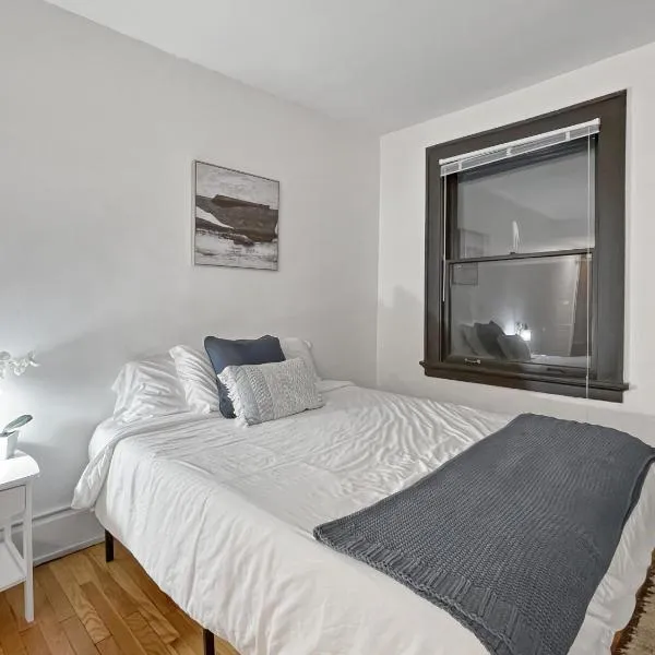 Quiet 1 Bed Studio Heart Of Downtown, hotel in Des Moines
