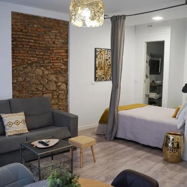 Apartamentos Suites Cariátide, hotel in Plasencia