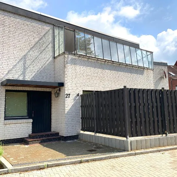 Ferienwohnungen Arp "Kleine Gärtnerei" mit Parkplatz, hotell sihtkohas Itzehoe