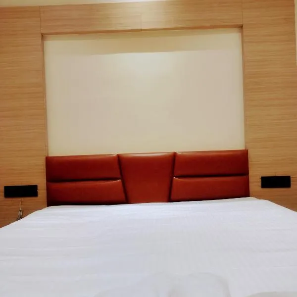 HOTEL SKYKING, hotel v destinaci Gauripur