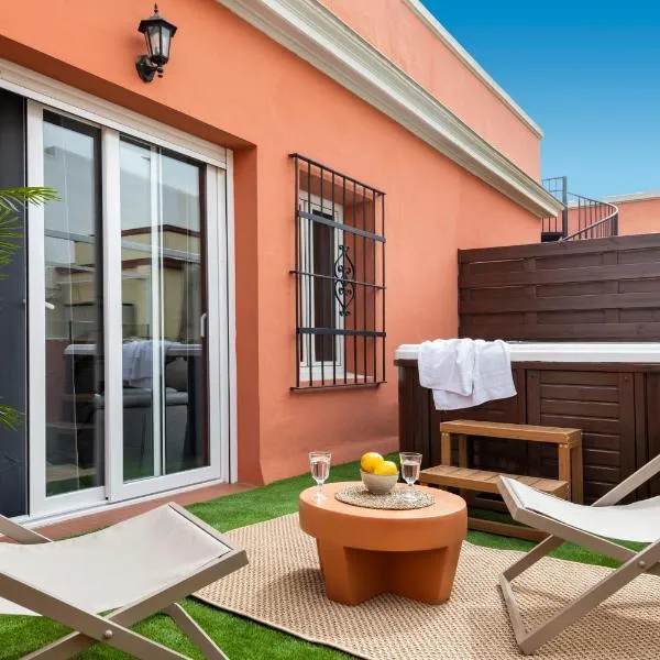 Suites Maestranza Santas Patronas - Penthouse with jacuzzi and parking, hotel in Seville