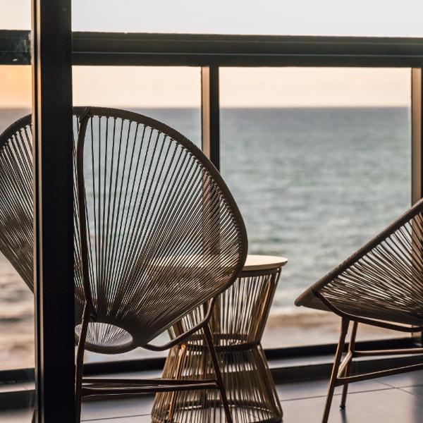 Loft beira-mar com frente e vista para o mar