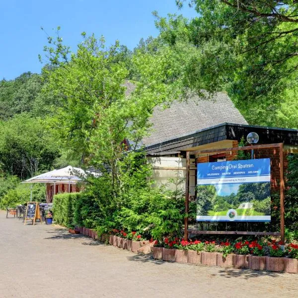 Camping Drei Spatzen, hotel v destinaci Utscheid