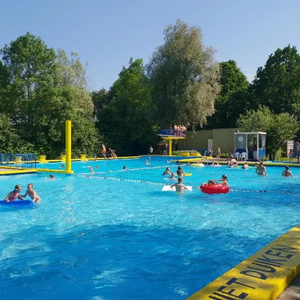 Camping de Breede, hotel v destinaci Warffum