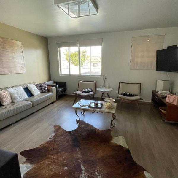 Duplex completo em Curitiba, Três quartos - Bairro Cabral - Pet friendly