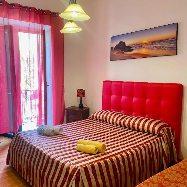 Holiday House Ginevra, hotell i Formia