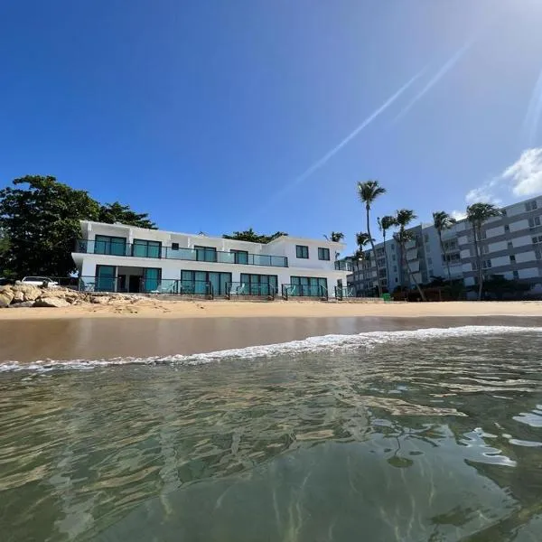 1 Corcega Beachfront Suites, hótel í Rincon