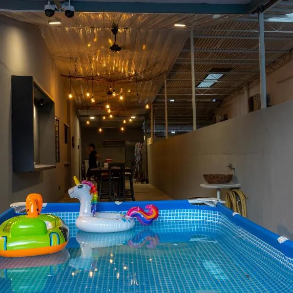 -NEW- 22Pax 5R4B V KTV,KID'S POOL,POOL TABLE NEAR USM,LWE HOSPITAL,SPI ARENA, hotel di Georgetown