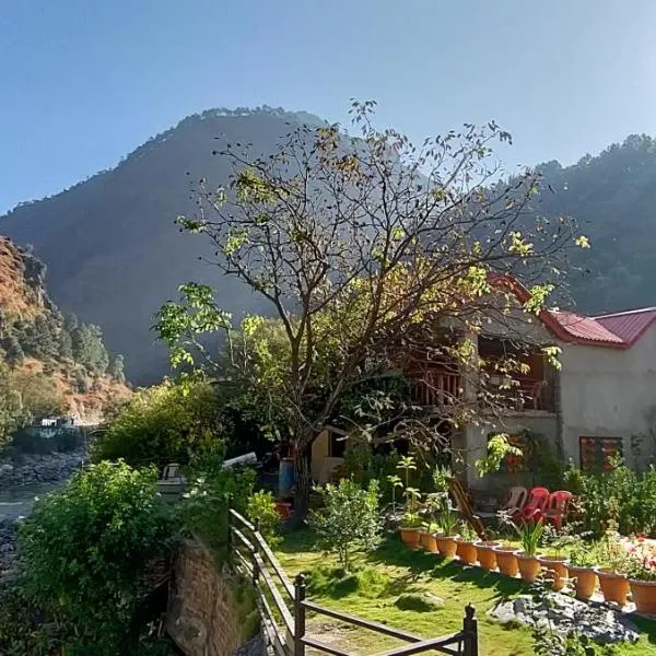 Tirthan Grand Riverside, hotel in Pāndoh