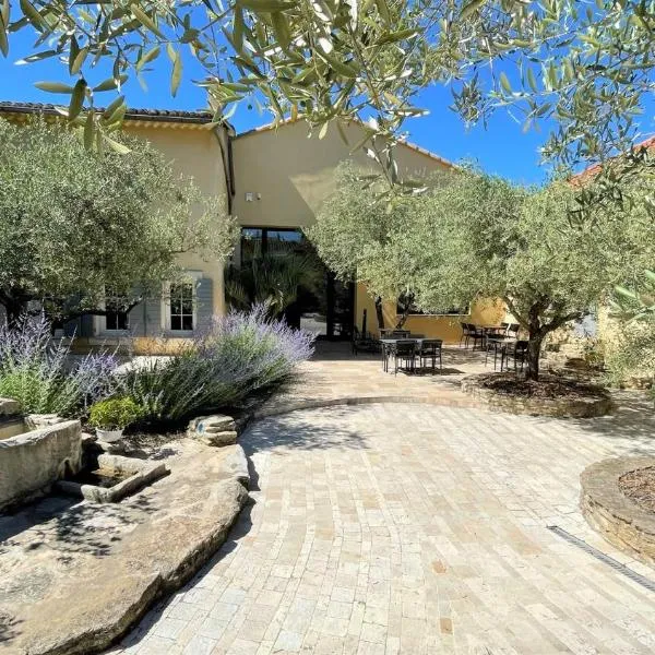 Clos Saint-Michel Resort & Spa, hotel v destinácii Malaucène