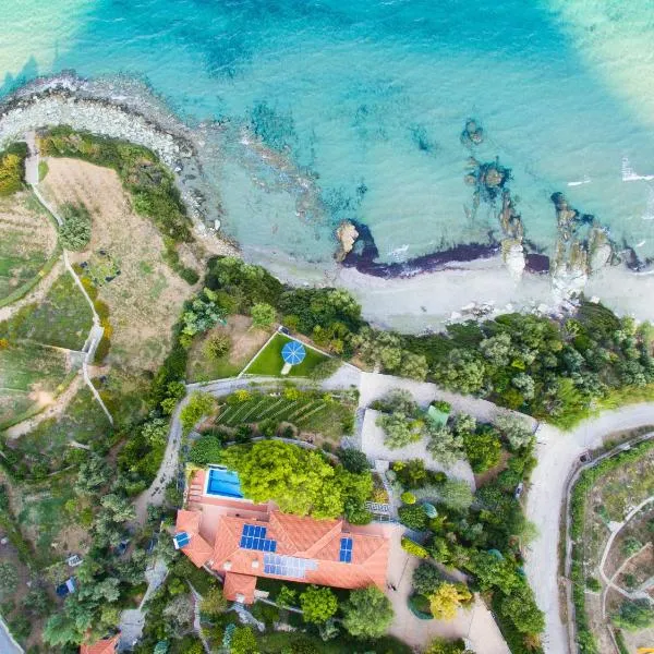Dr Spyrou seafront villa, hotel v destinaci Petriaí