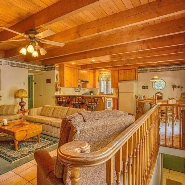 A-Frame Cabin in The Sequoias, hotel in Wofford Heights