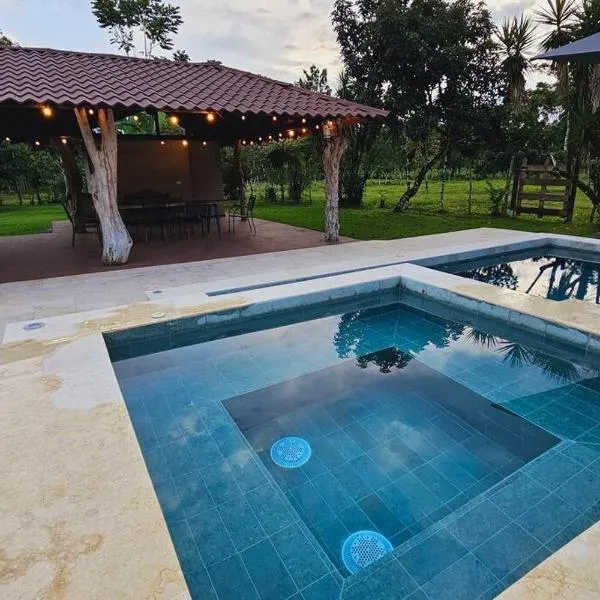 Casa Roble Fortuna, hotel v destinaci Fortuna