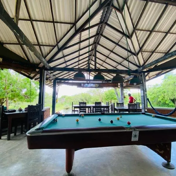 Yala Ying Yang Hostel & Camping, hotel v destinaci Yala
