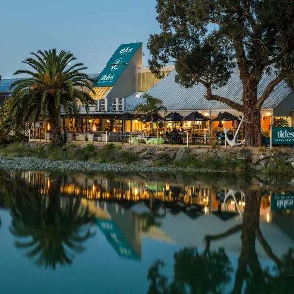 Tides Hotel, hotel v destinaci Nelson
