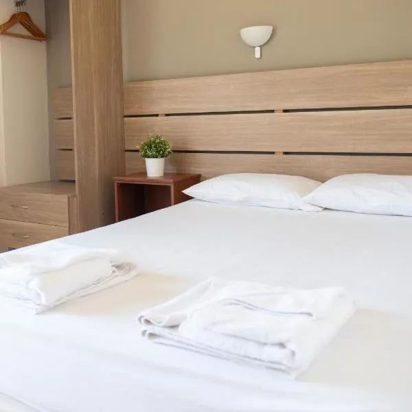 Tota Marinou, hotel Ájoi Apósztoliban