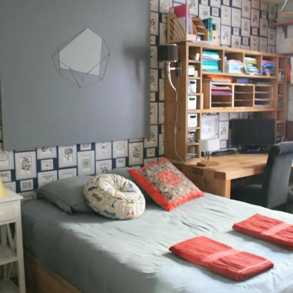 Chambre avec balcon - Parc des Expos Porte de Versailles, hotel in Vanves