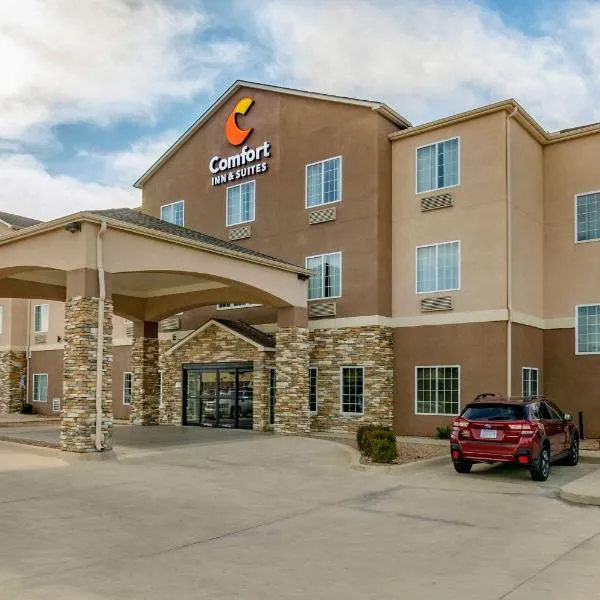 Comfort Inn & Suites near Bethel College, hotel v destinaci Newton