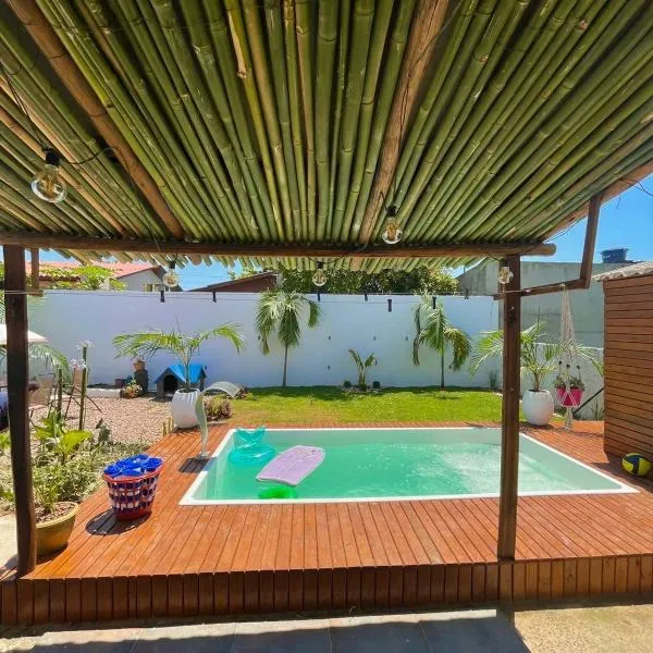 Casa de Praia, alto padrão, estilo industrial, 50 metros do mar.、Conventosのホテル