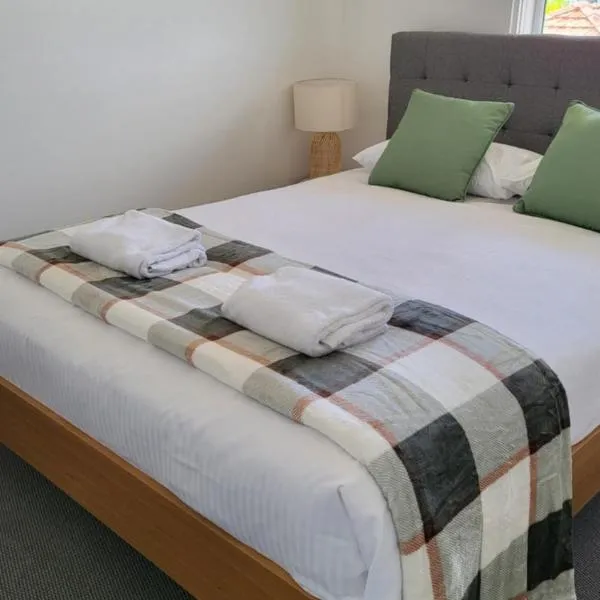 Husky 19 Beautifully Appointed Apartments - GREAT LOCATION - in the heart of Husky, hotel v destinaci Huskisson