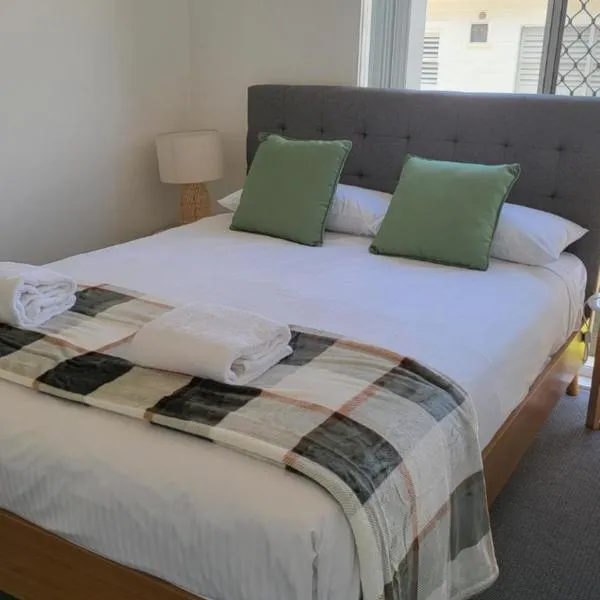 Husky 19 Beautifully Appointed Apartments - GREAT LOCATION - in the heart of Husky, hotelli kohteessa Huskisson