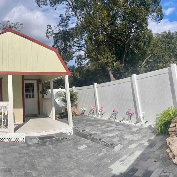 The Tiny Cottage in the Springs/ Central FL, hotel v destinaci Altamonte Springs