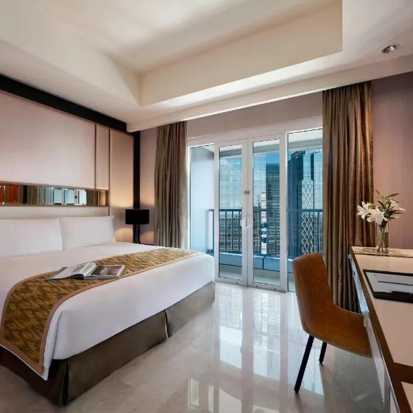 The Residences of The Ritz-Carlton Jakarta Pacific Place, hotel din Meruya-hilir