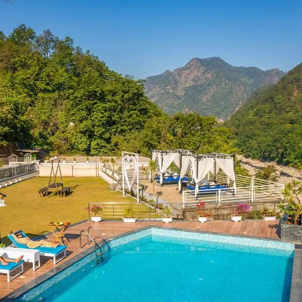 Moustache Rishikesh Riverside Resort, מלון בKāndi