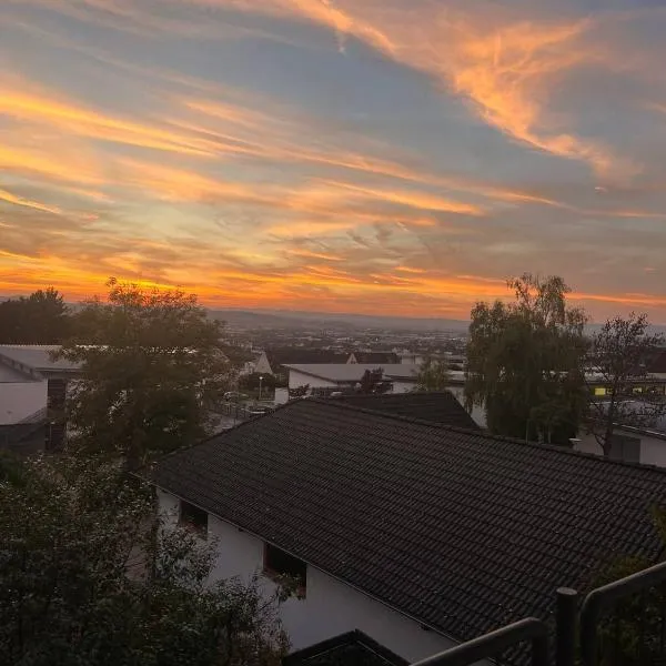 Sunset Apartment mit Rheinblick in Urbar, Hotel in Urbar-Mayen-Koblenz