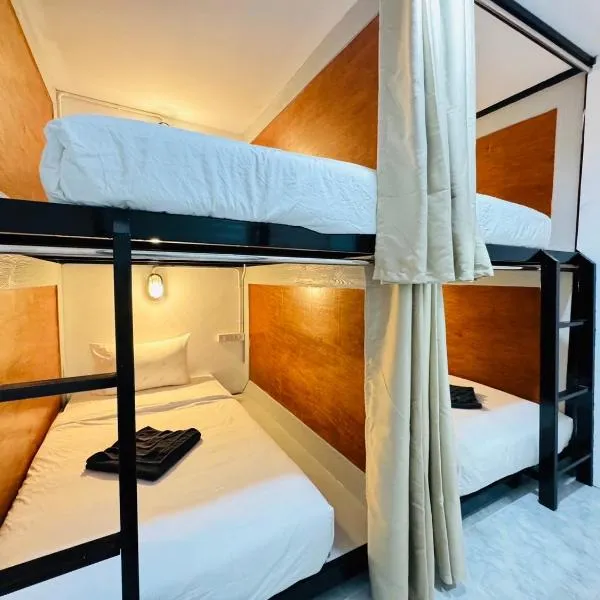 Journey Hostel Haad Rin, hotel v destinaci Haad Rin