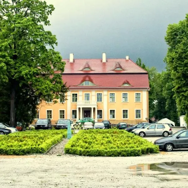 Pałac Wiechlice - Hotel, Restaurant, SPA, hotel v destinaci Szprotawa
