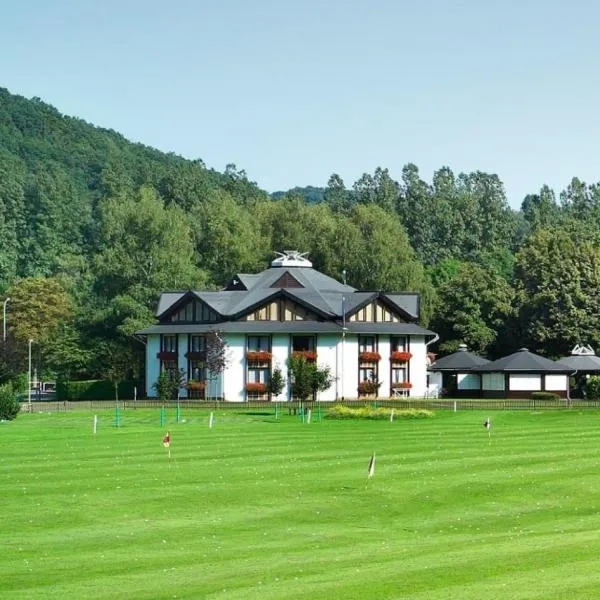 Landhotel Naafs-Häuschen, hotel v destinaci Lohmar